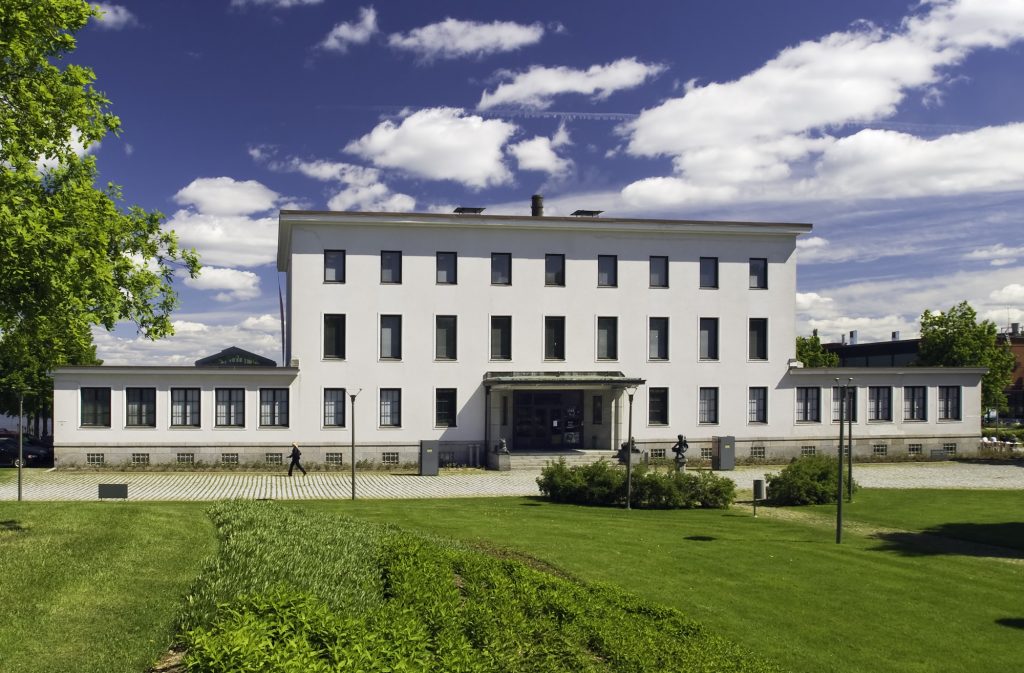 Serlachius Museum Gustaf is located in a parkland surrounded by history of one of Tampere region's first paper mills.