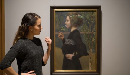 Nainen ja Gallen-Kallelan teos Serlachius-museo Gösta