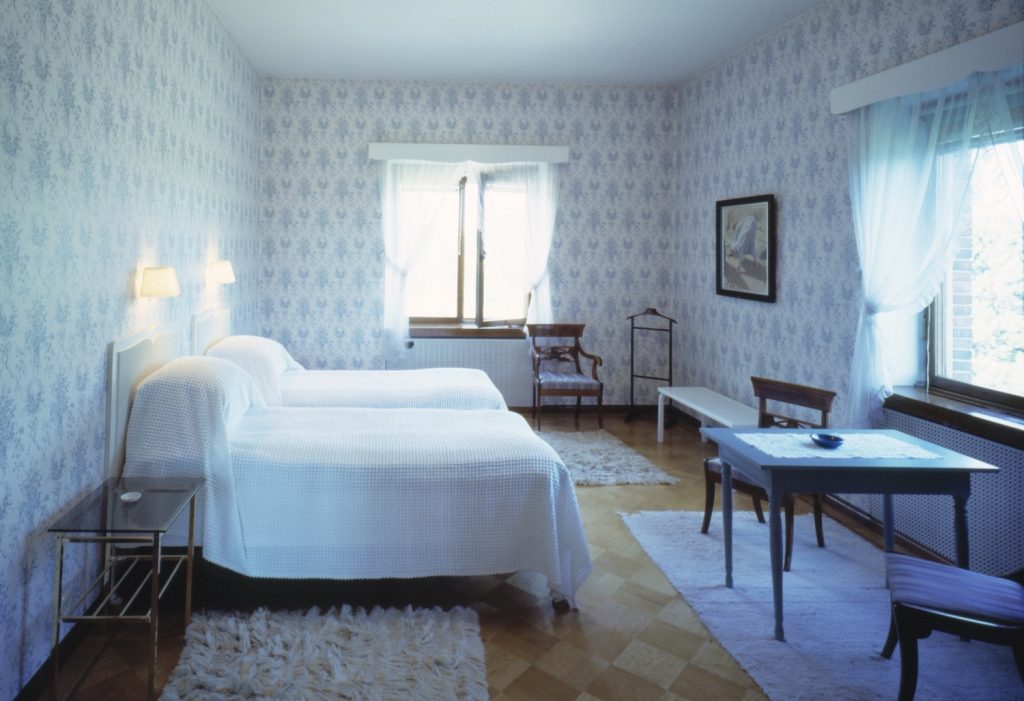Joenniemen kartanon vierashuone vuonna 1982 ennen kartanon peruskorjausta. Serlachius-museoiden kuva-arkisto.