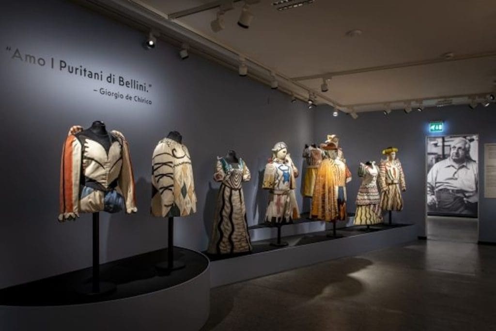 Modern style costumes de Chiriso designed for an opera depicting 17th-century Britain.