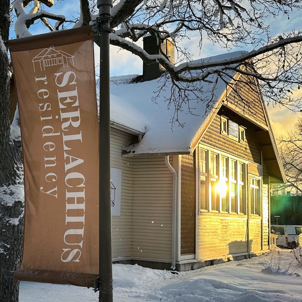 Serlachius Residenssin studio talvisessa kuvassa.