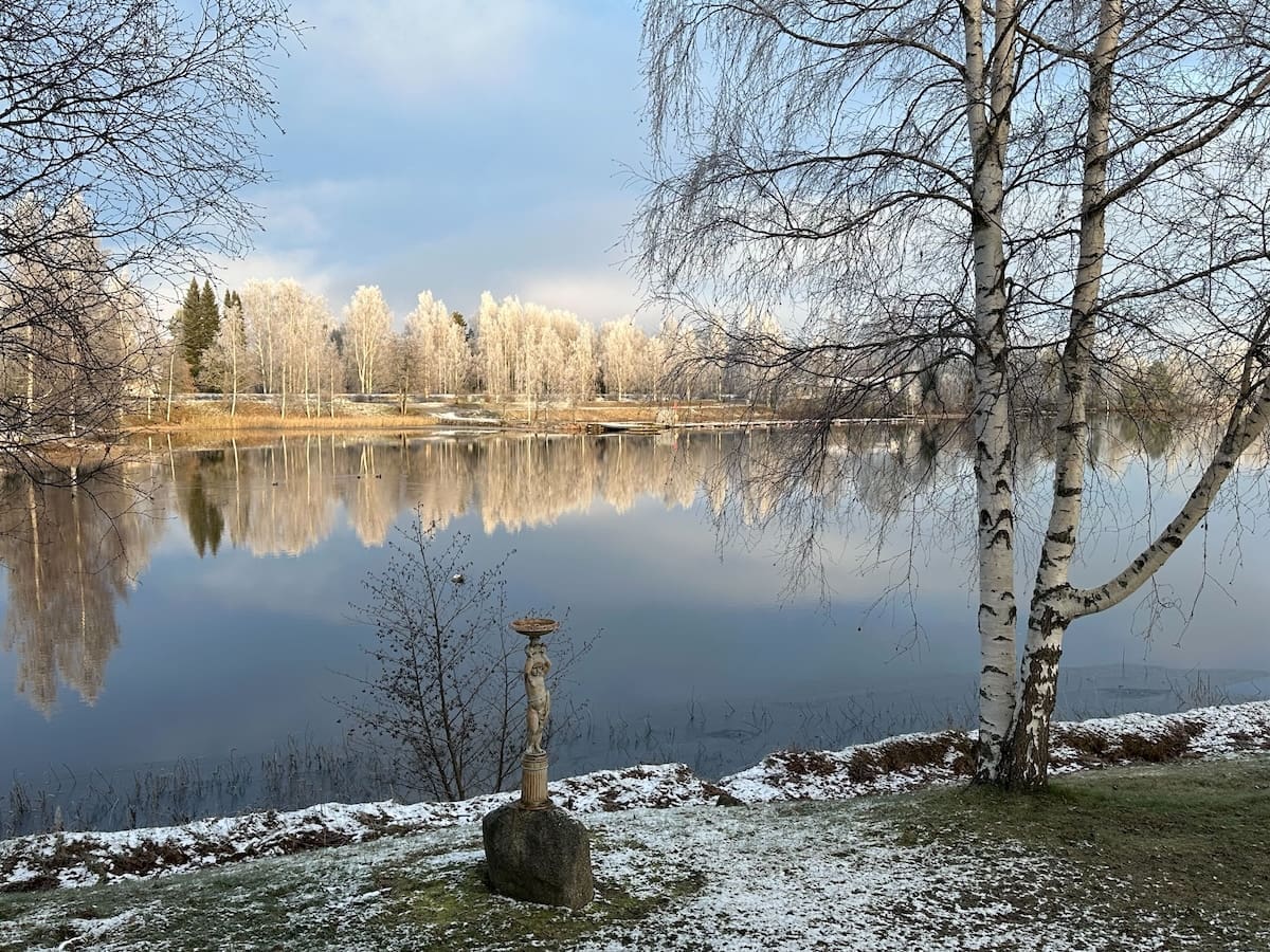 Talvinen maisema Serlachius Residenssin terassilta.